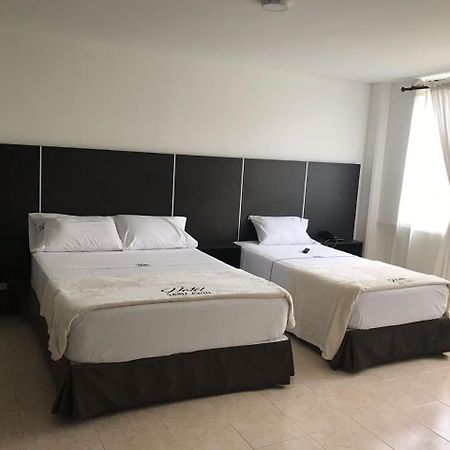Hotel Saint John Medellín Dış mekan fotoğraf