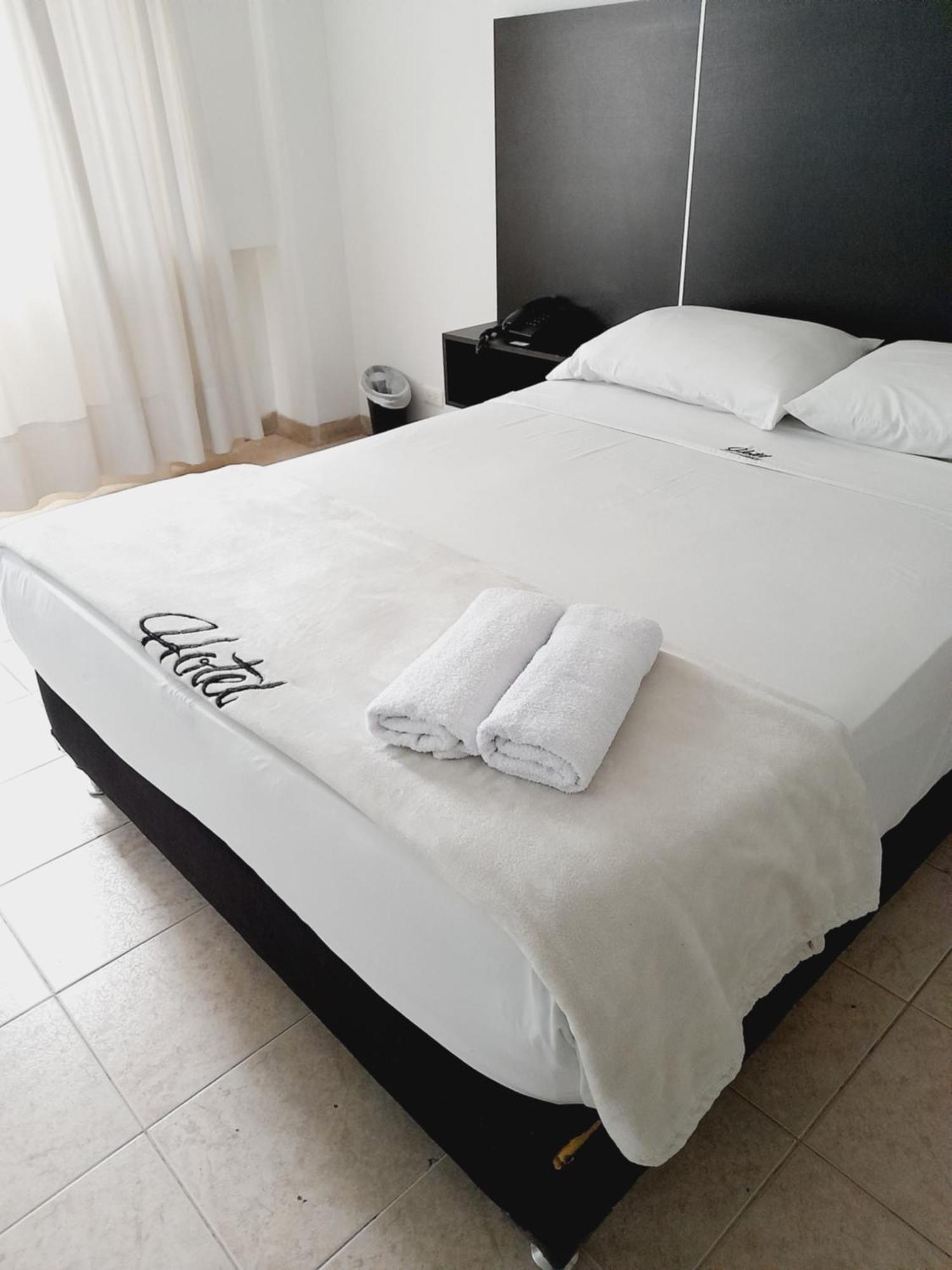 Hotel Saint John Medellín Dış mekan fotoğraf